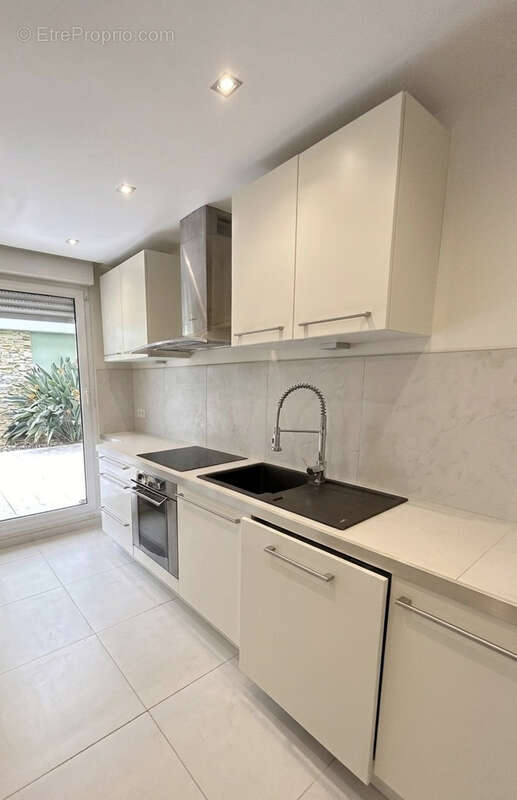 Appartement à SAINT-LAURENT-DU-VAR