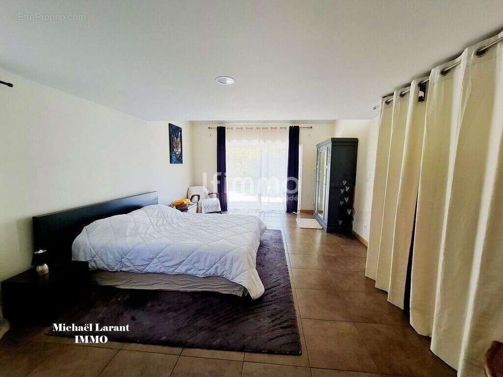 Maison d'architecte + maison indépendante – 5 300 m², piscine - photo 18