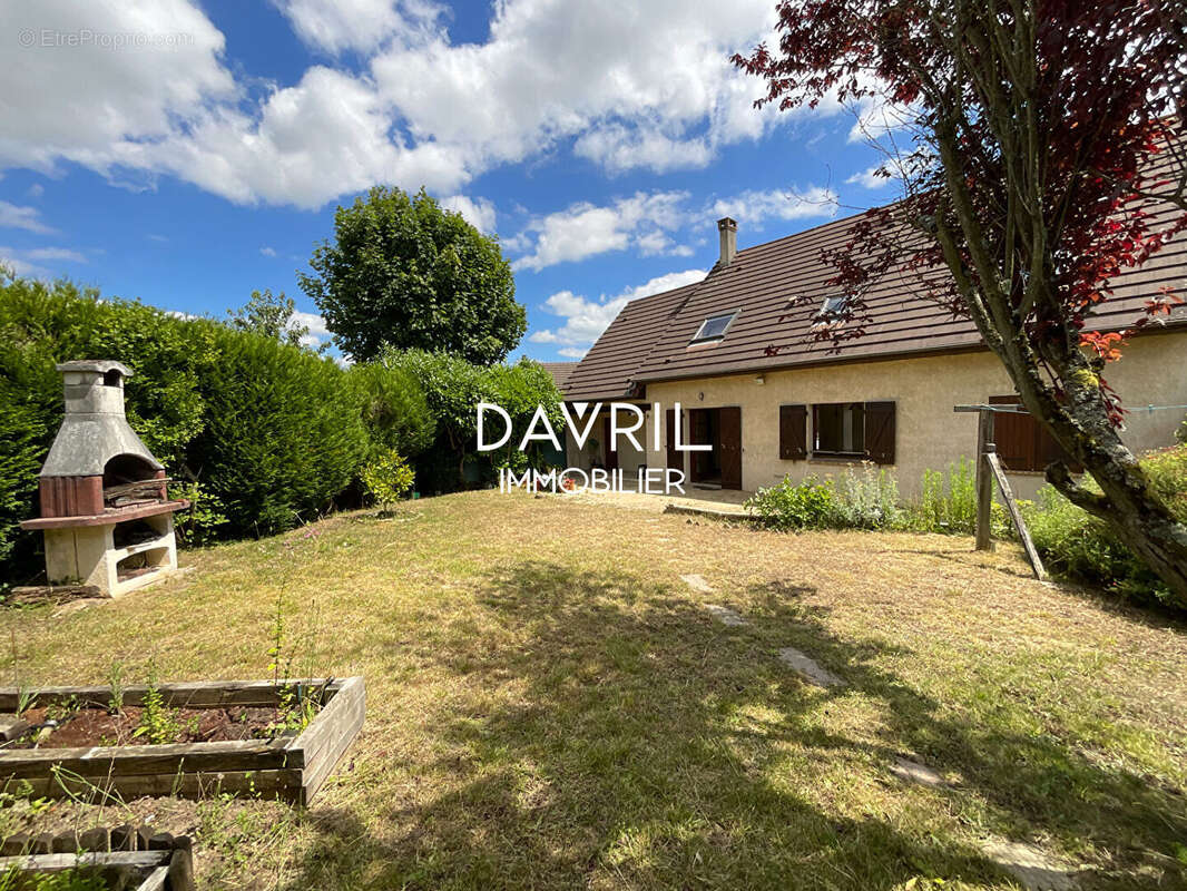 Maison à CHANTELOUP-LES-VIGNES
