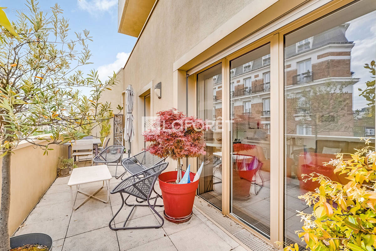 Appartement à PARIS-14E