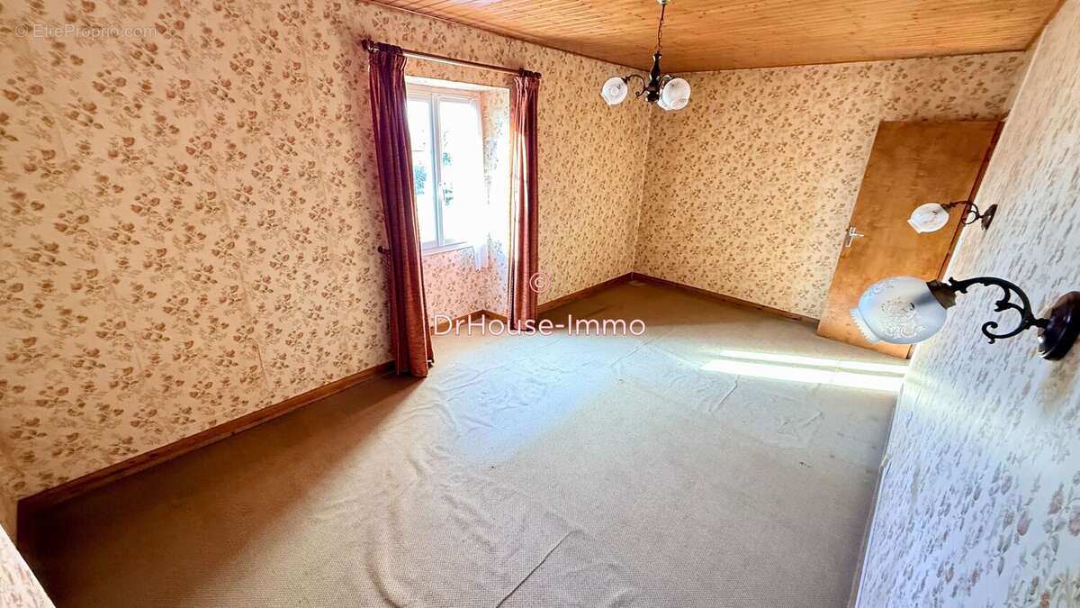 Maison à SAINT-HILAIRE-LA-PALUD