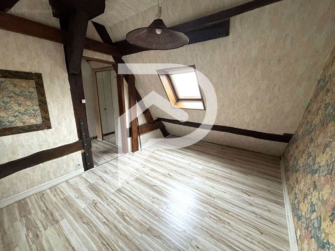 Maison à IVRY-LA-BATAILLE