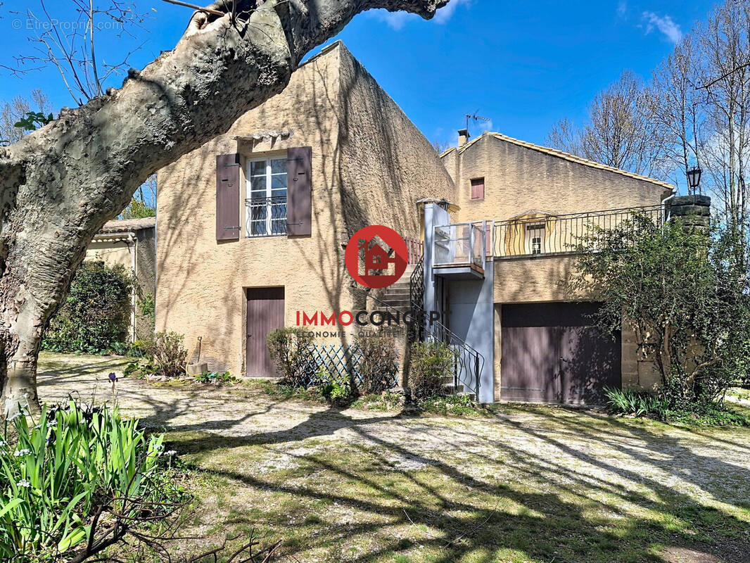 Maison à ROQUEMAURE