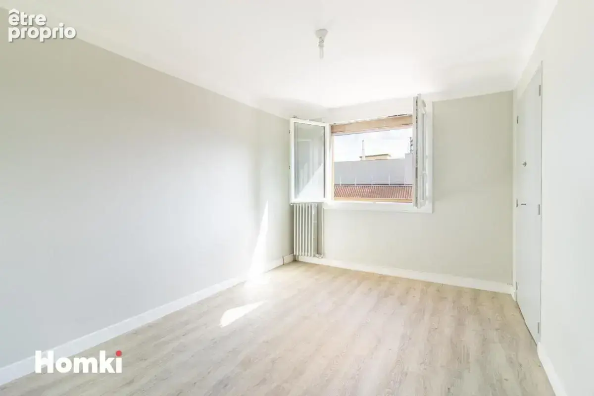 Appartement T4 de 75 m² à Marseille 13006, Boulevard Vincent Delpuech - photo 8