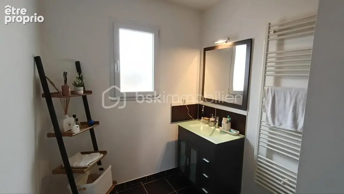 Maison de plain-pied - année 2012 – 150 m² habitables – 4 chambres - photo 8