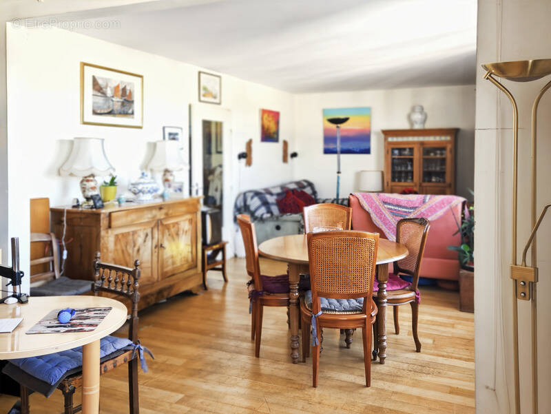 Appartement à FONTENAY-LE-FLEURY