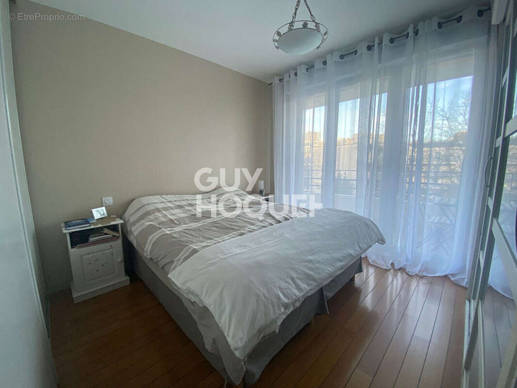 Appartement à LES LILAS
