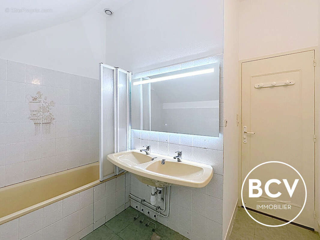 LEVES (28, maison de maçon T7  197M² sous-sol total , piscine et garage double - photo 16