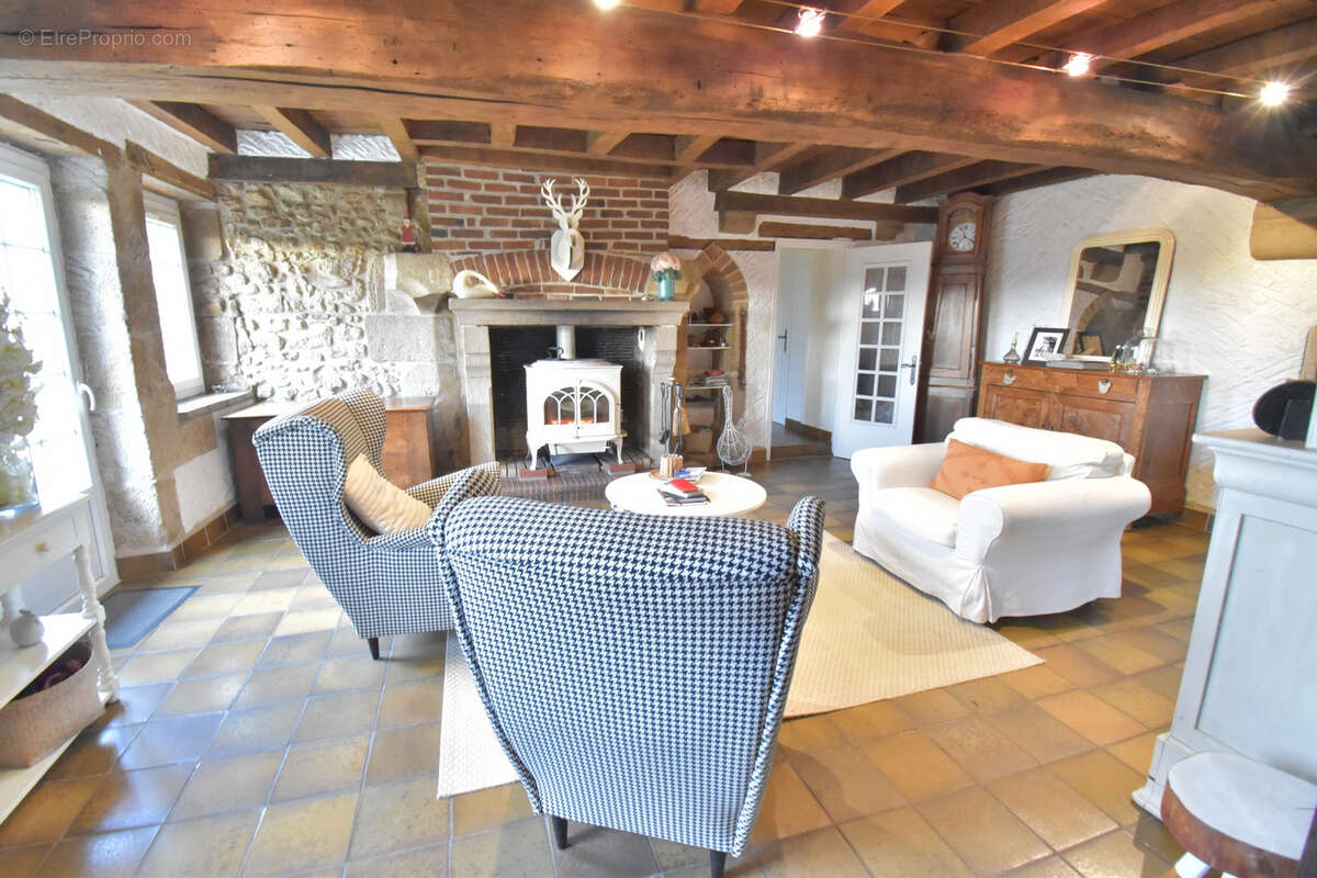 Maison à SAINT-MENOUX