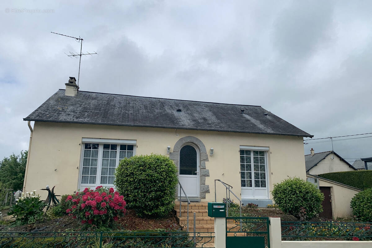 Maison à AMBRIERES-LES-VALLEES