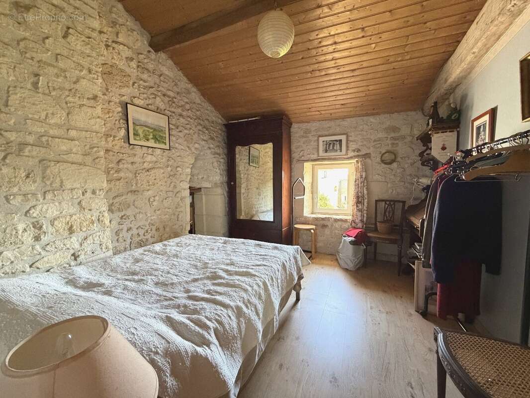 Charmante maison ancienne en pierres avec gîte et grand terrain  champagnolles - photo 7