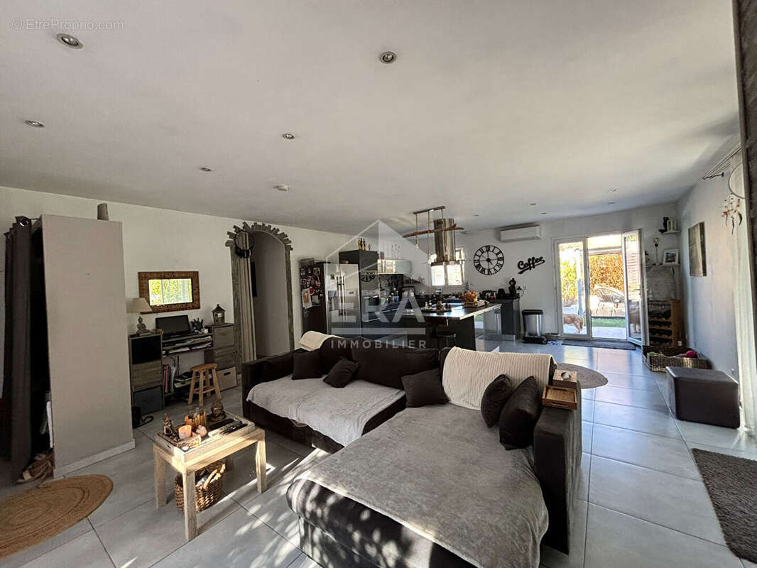 Maison à ROQUEBRUNE-SUR-ARGENS