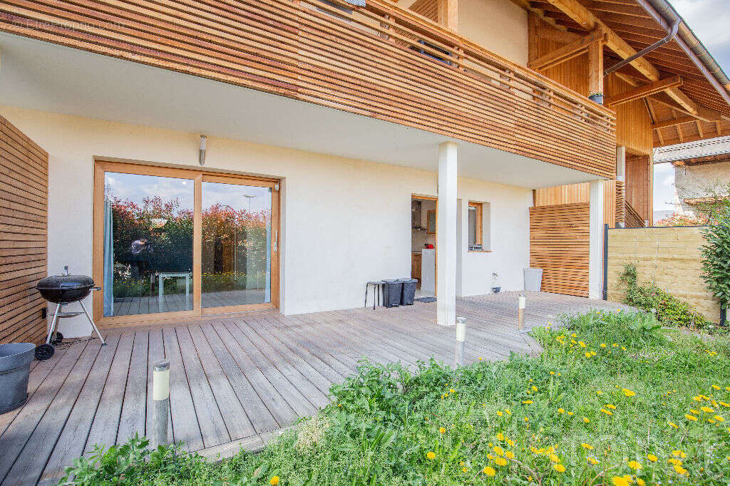 Appartement à POISY