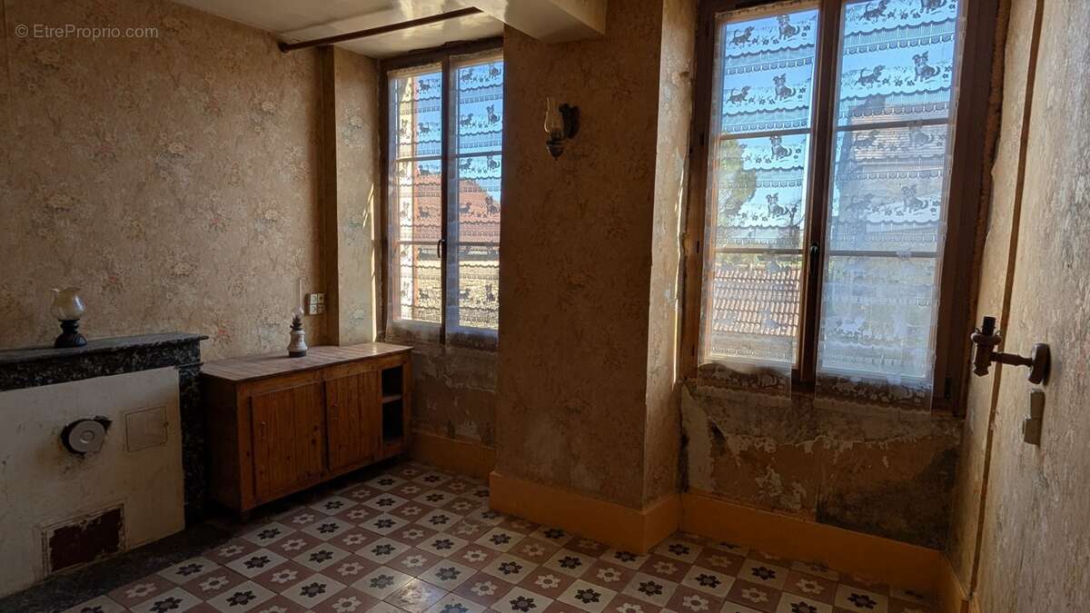 Charmante maison de village à vendre 70m² COUTARNOUX (89) avec dépendances et cour intérieure - photo 15