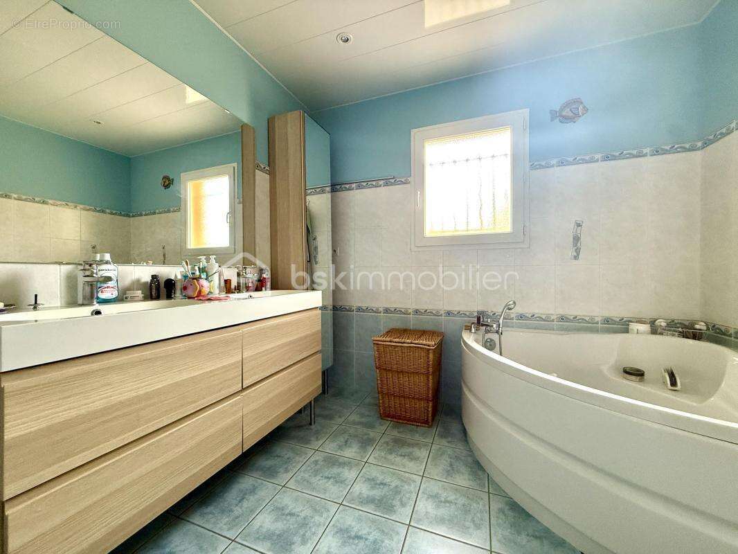 Maison à CHARVIEU-CHAVAGNEUX