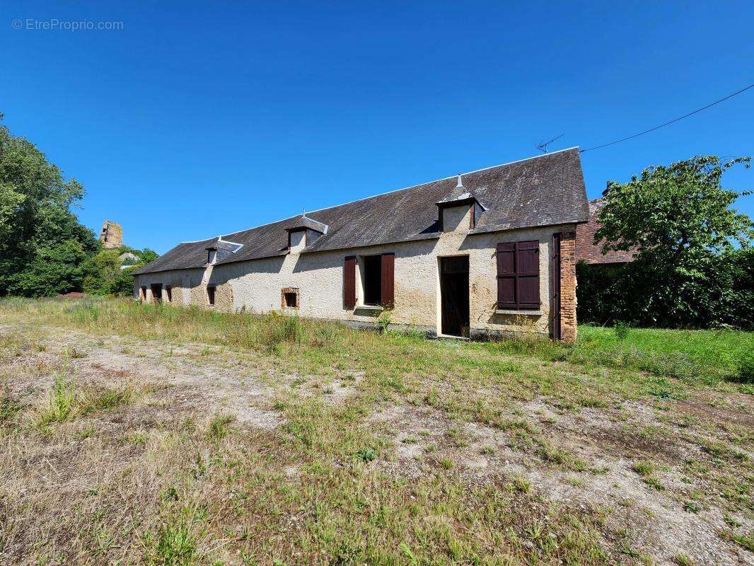 Commerce à CORMENON