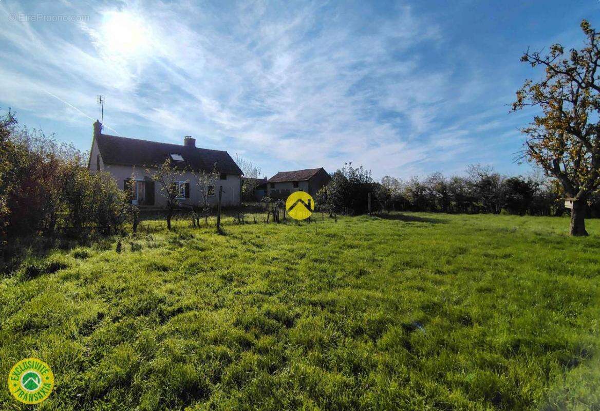 Maison à AUGY-SUR-AUBOIS