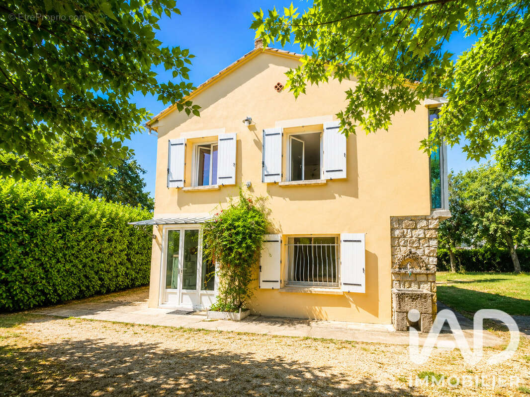 Maison 139 m² à Valreas  - photo 2