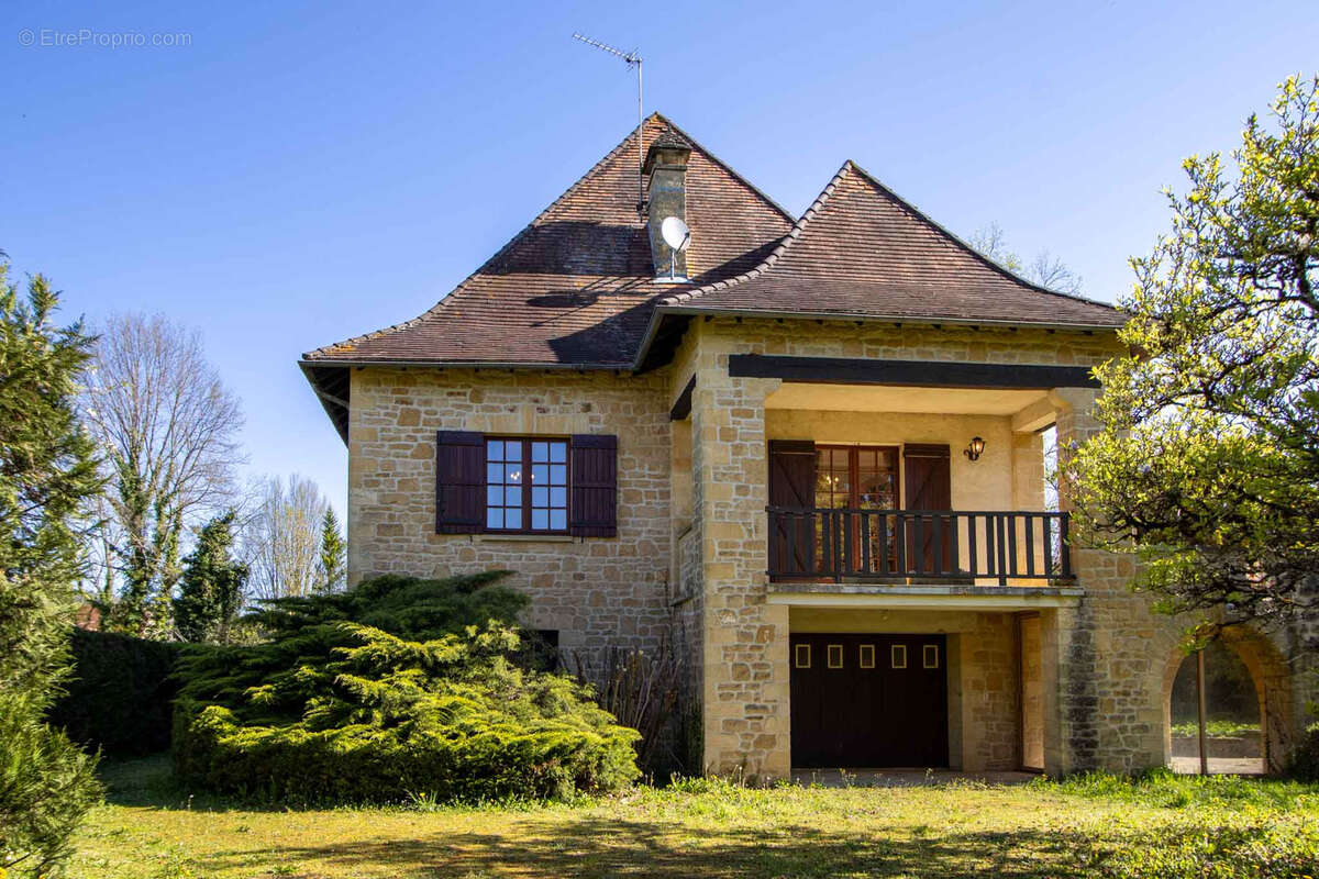 Maison à SAINT-JULIEN-DE-LAMPON