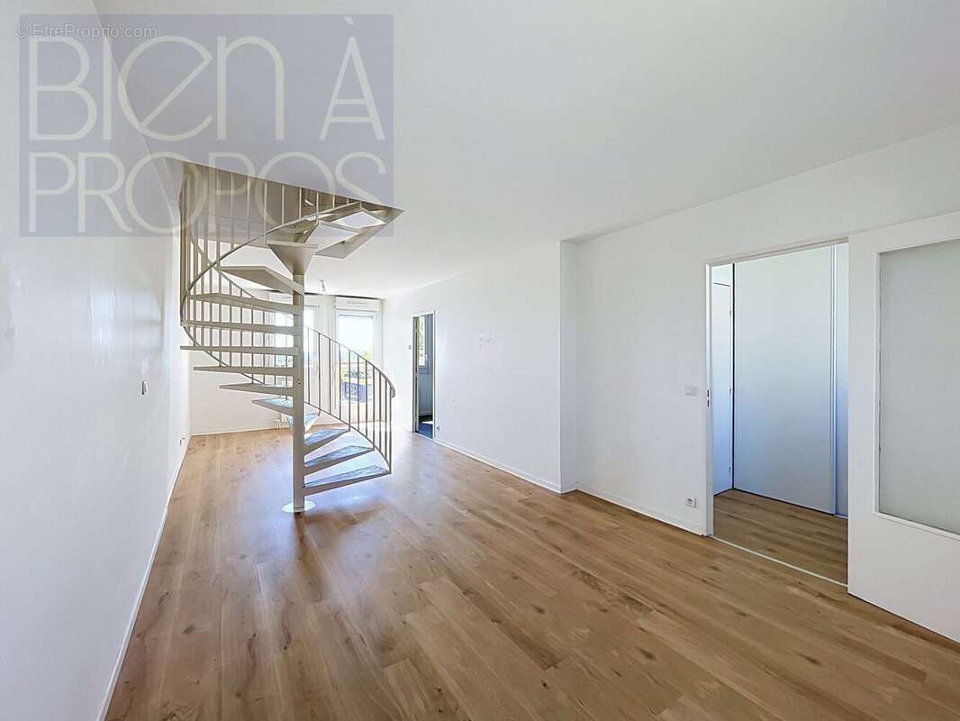 Appartement 80 m² à Creteil  - photo 2