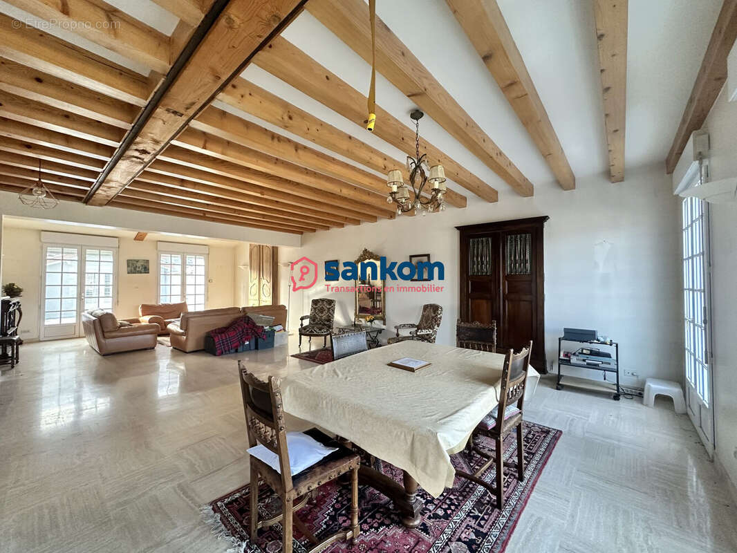 Appartement à LAUSSONNE