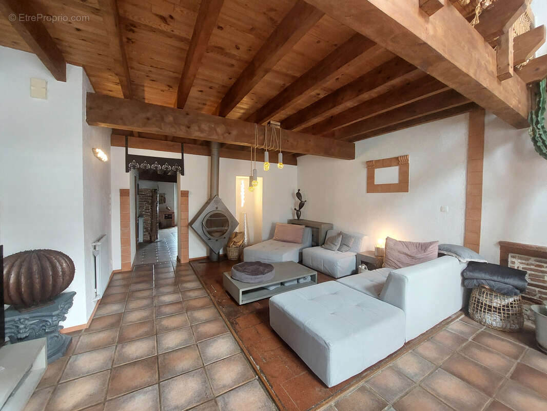 Maison à LAVERNOSE-LACASSE
