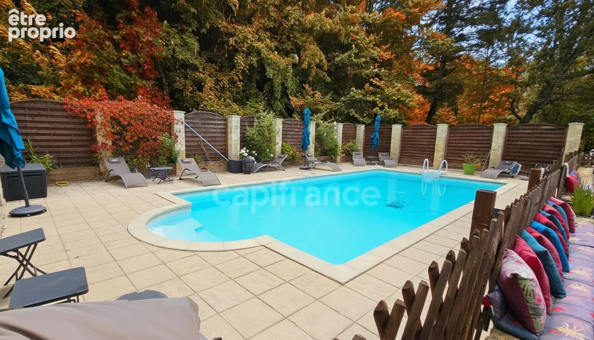 A vendre, maison de 364 m² entourée de plus de 2,5 hectares de terrain à Carsac-Aillac avec 3 gîtes meublés, une maison d'habita - photo 2