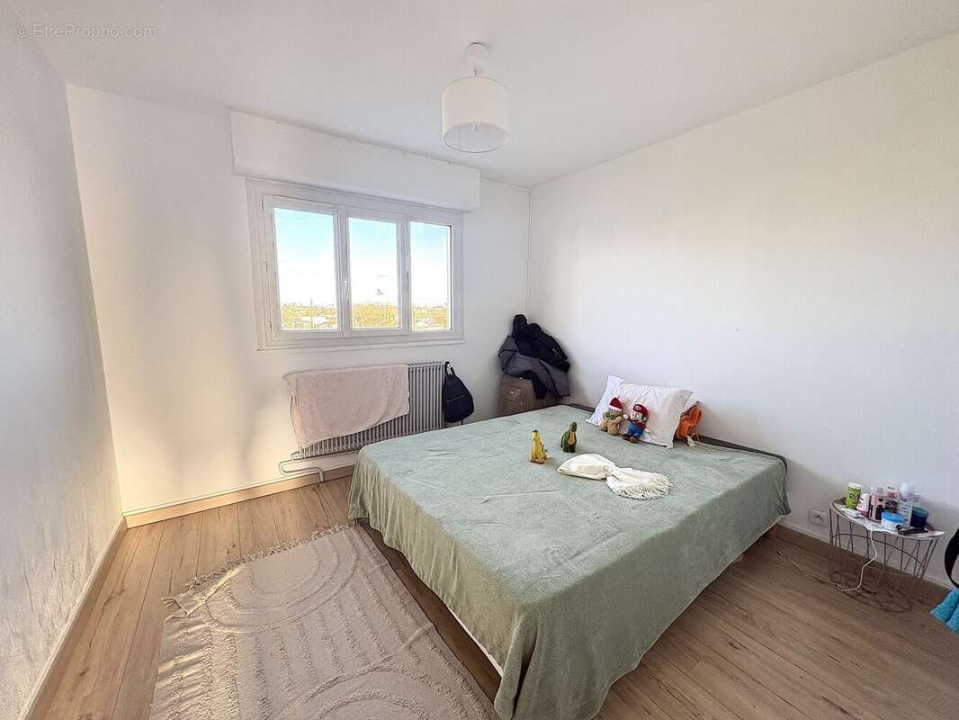 Appartement à SAINT-JEAN-DE-LA-RUELLE