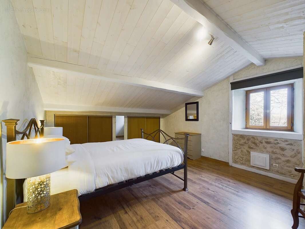 Maison à LES ESSARDS