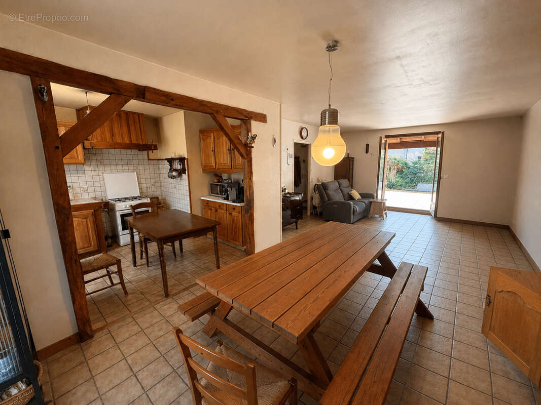 Maison familiale avec grand sous-sol   Juillan - photo 3