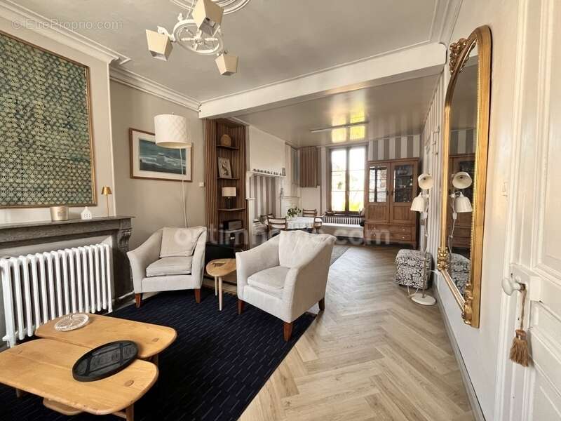 Maison de caractère en briques – 146 m² – Jardin intimiste – Combles aménageables – Centre-ville de Marle - photo 2