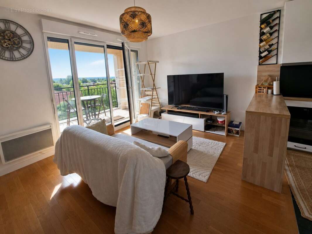 Appartement 43 m² à Fontenay-Le-Fleury  - photo 4