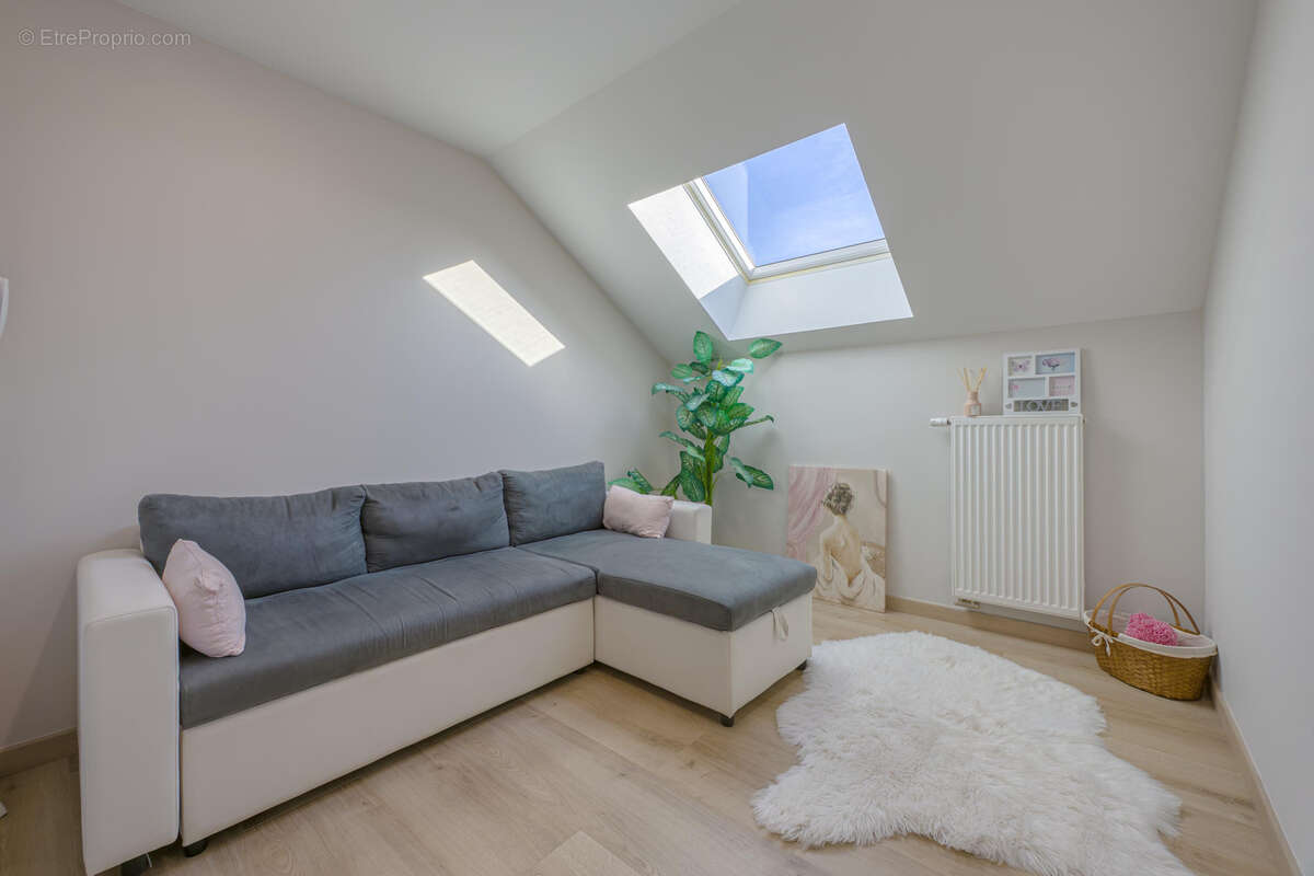 Maison à BRISON-SAINT-INNOCENT