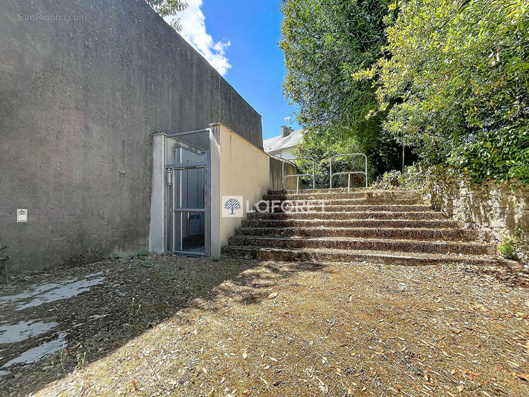 Immeuble 7 logements local commercial parking jardin Parthenay - photo 23