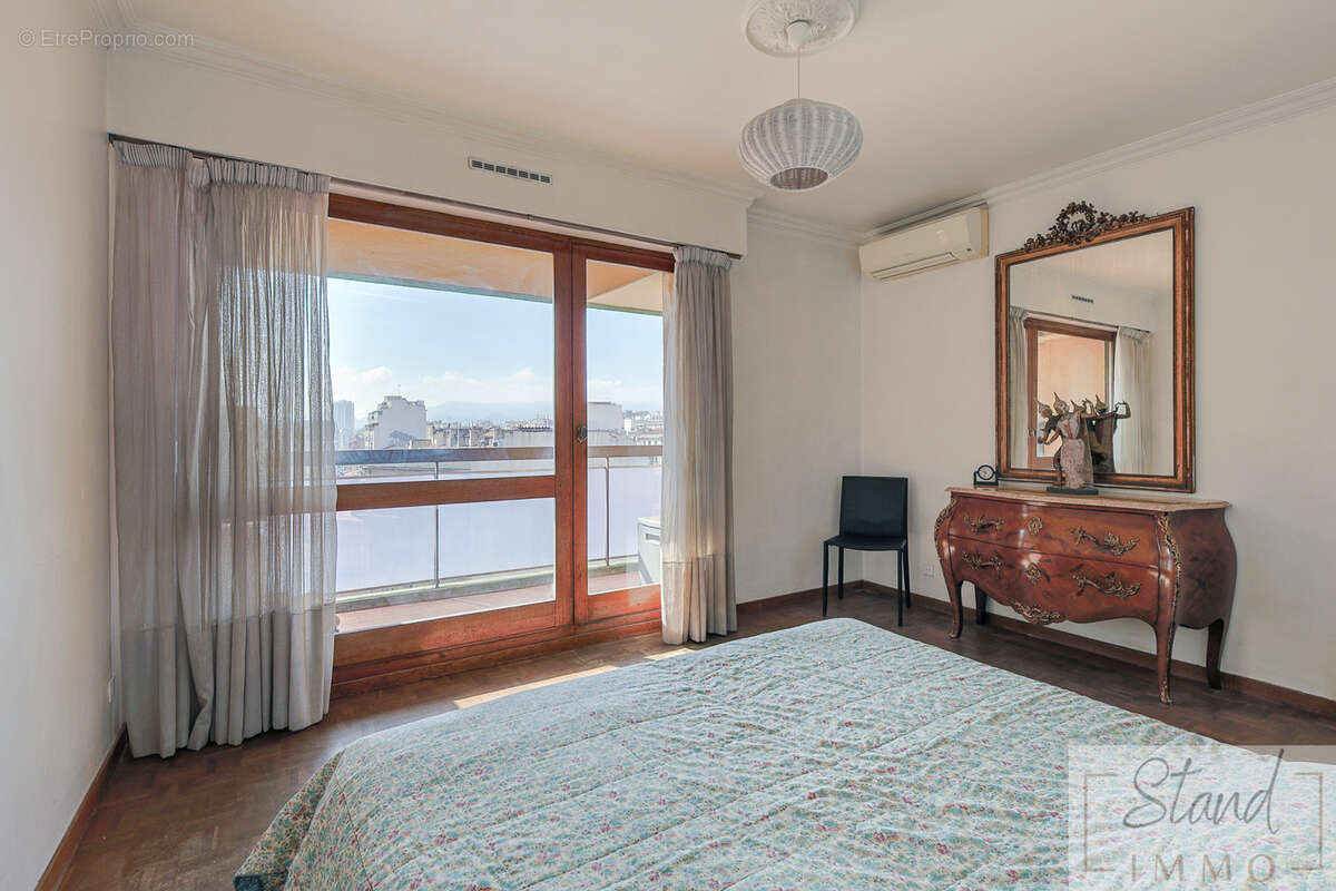 Appartement à MARSEILLE-6E