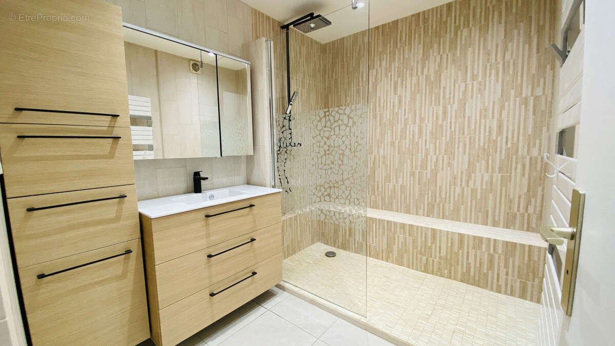 Maison à LA VILLE-DU-BOIS