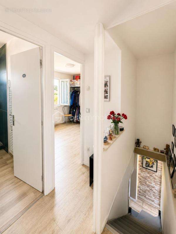 Maison familiale avec suite parentale, à pied de la gare de Gisors - photo 9