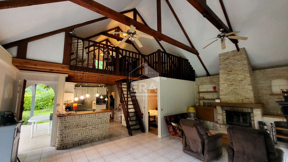 Maison à CAVRON-SAINT-MARTIN