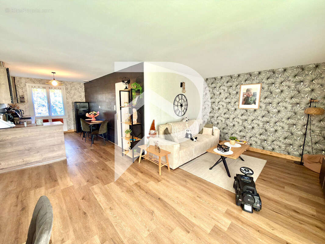 Maison à SAINTS-GEOSMES