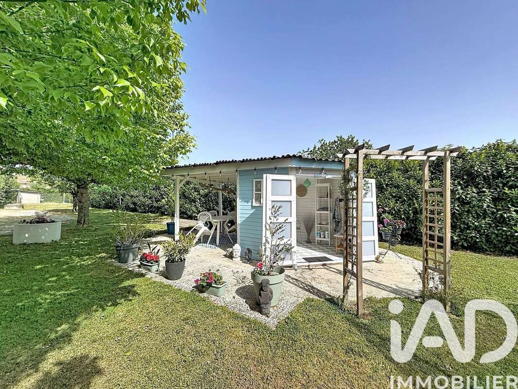 Maison 135 m² à Saint-Seurin-De-Cadourne  - photo 5