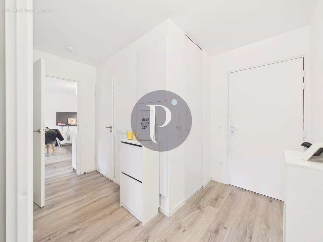 Appartement à FRESNES