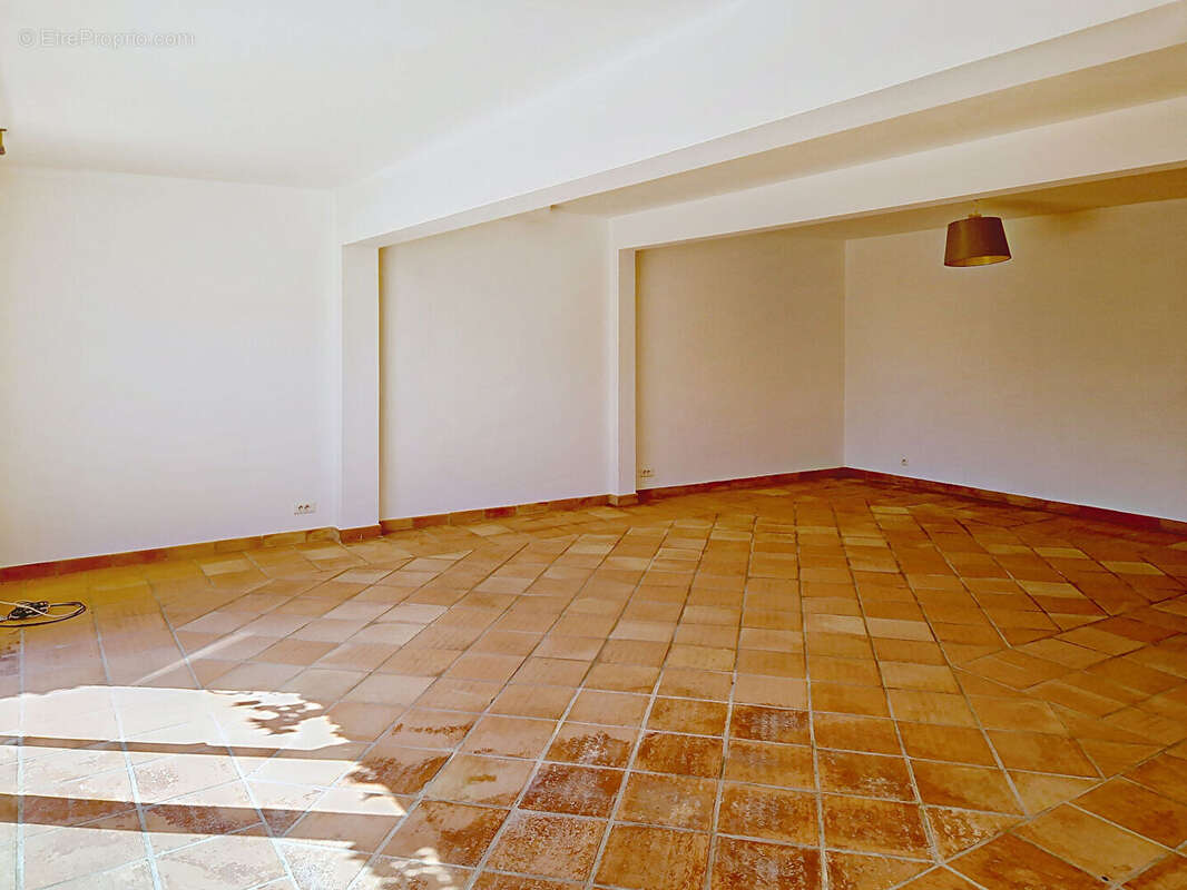 Maison à VILLENEUVE-LES-AVIGNON