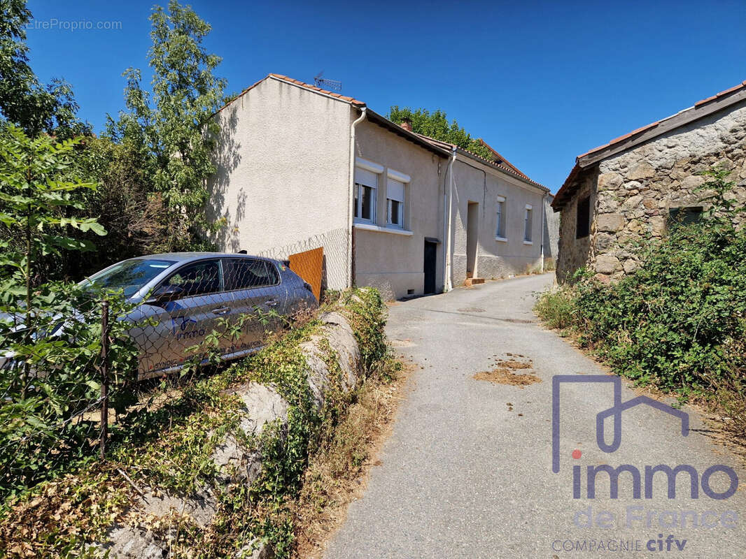 Maison à SAINT-MARCELLIN-EN-FOREZ