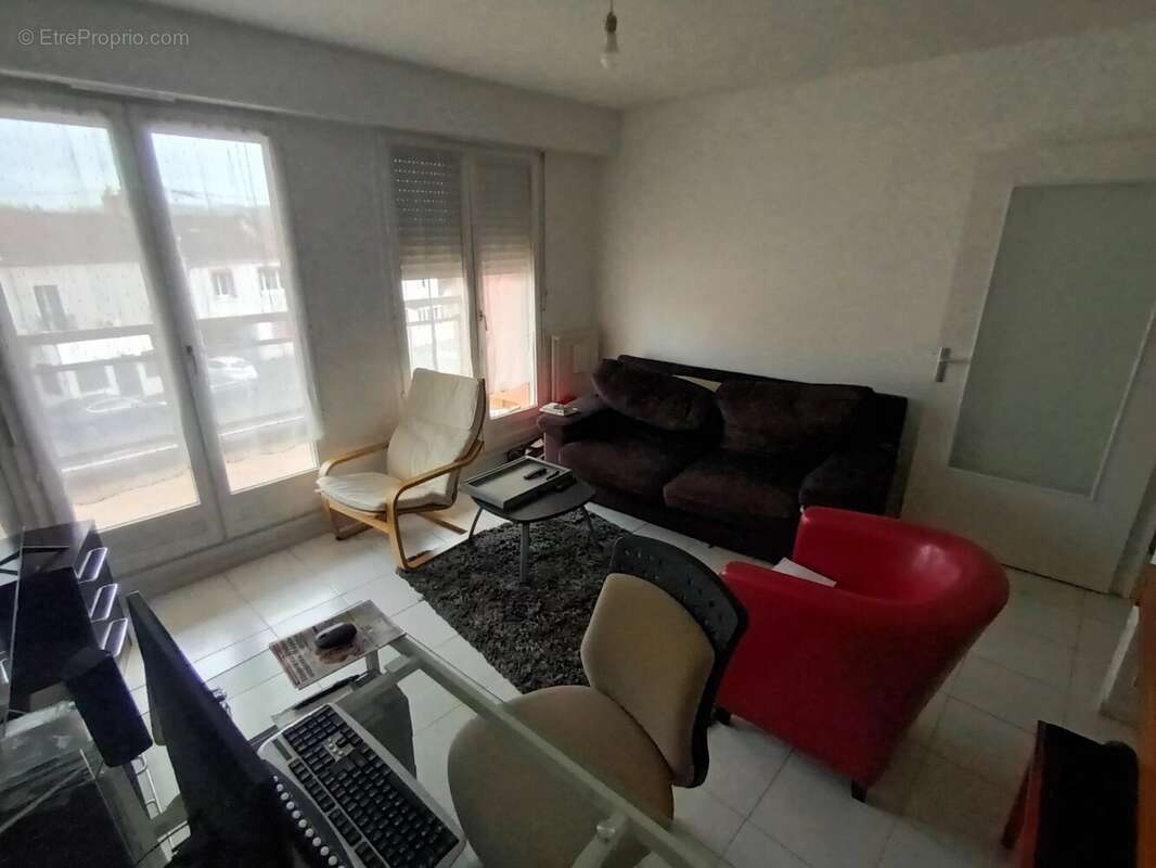 Appartement à MONTCEAU-LES-MINES