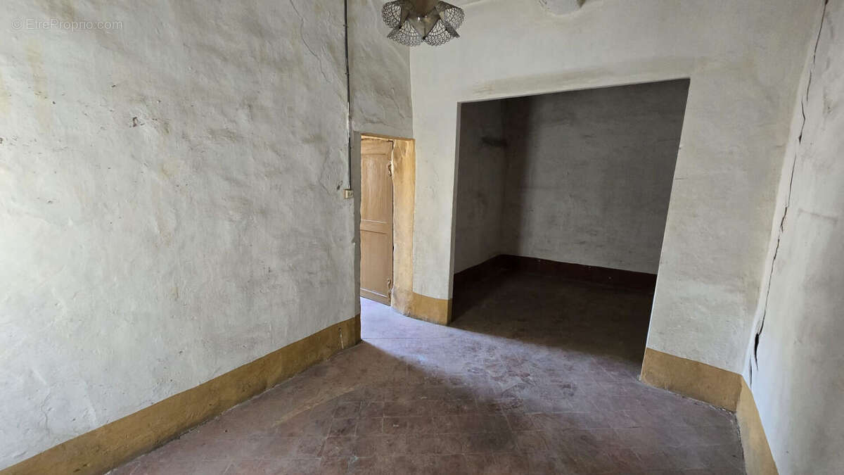 En exclusivité chez Couzinet Immobilier Maison de village à fort potentiel - photo 7