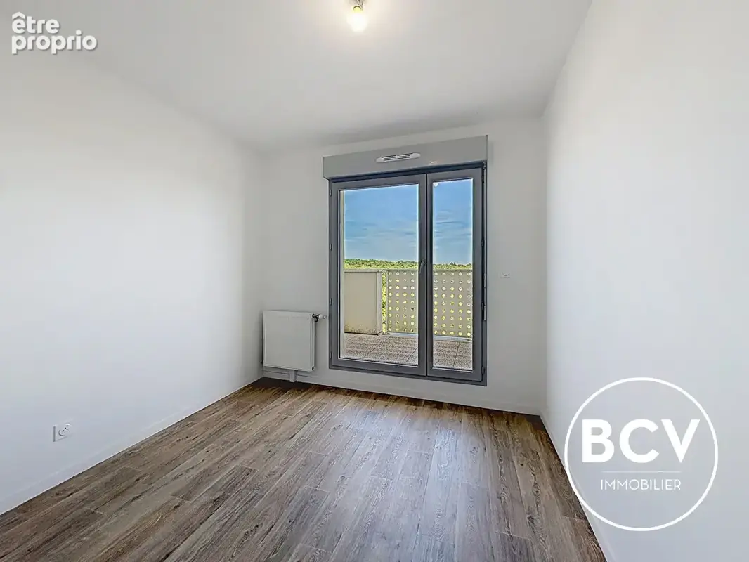 T5 neuf dernier etage avec terrasse + 2 places de parking - photo 10