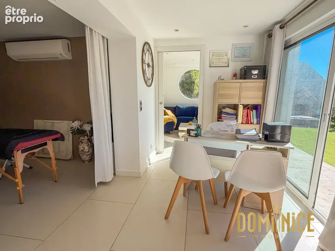 Cagnes-sur-Mer Les Collettes   Villa 233 m2, piscine à débordement, vue mer et espace bien-être - photo 30