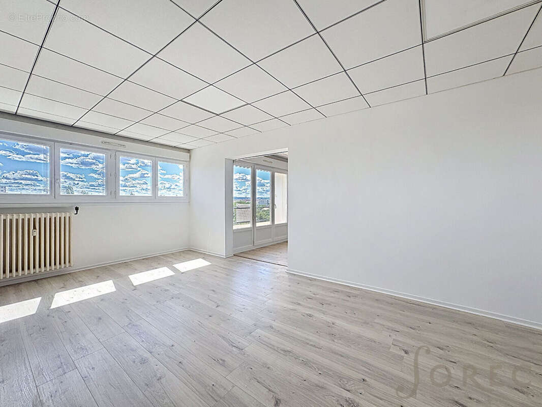 METZ QUEULEU F4 de 71m² avec balcon - photo 2