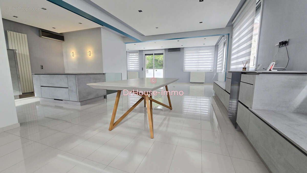 Maison à SAINT-MAUR-DES-FOSSES