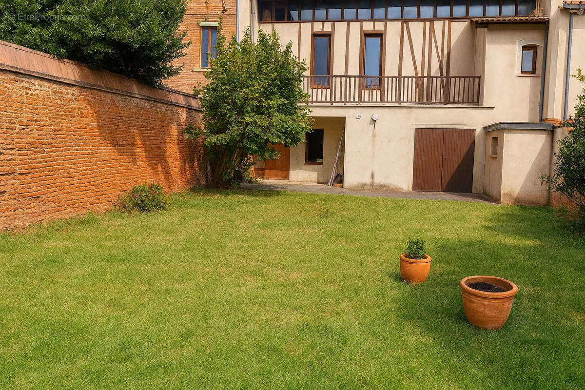 Maison à MONTESQUIEU-VOLVESTRE